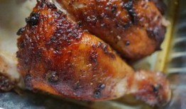 外卖小哥爆料烤鸡视频,烤鸡制作全过程大揭秘！